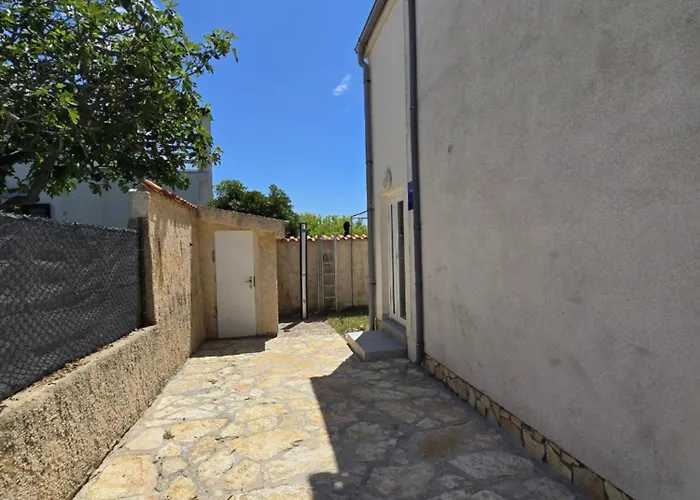 Benda Appartement Pag Town