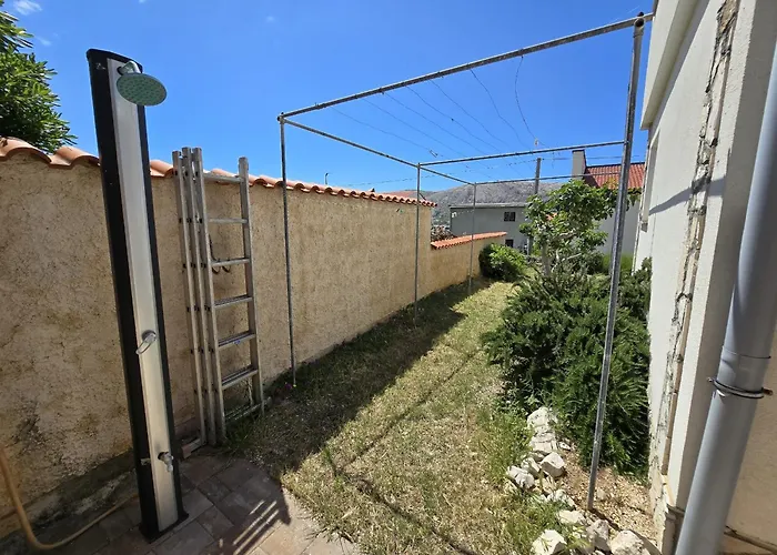 Apartment Benda Pag Town