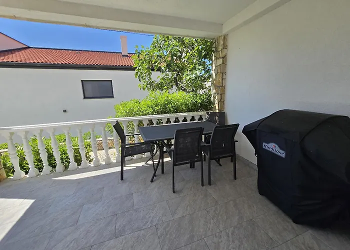 Benda Apartment Pag Town